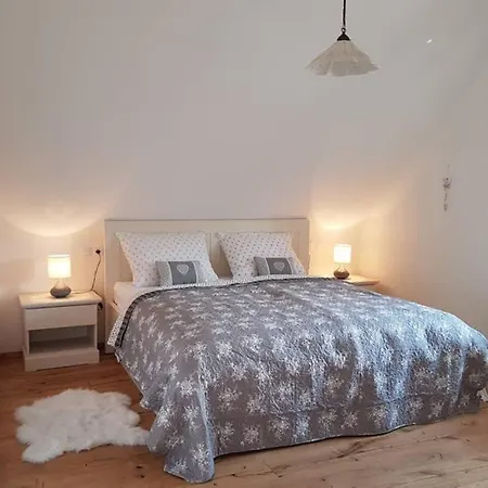 Castle View Nest *