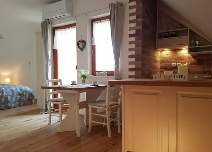 Castle View Nest Apartment